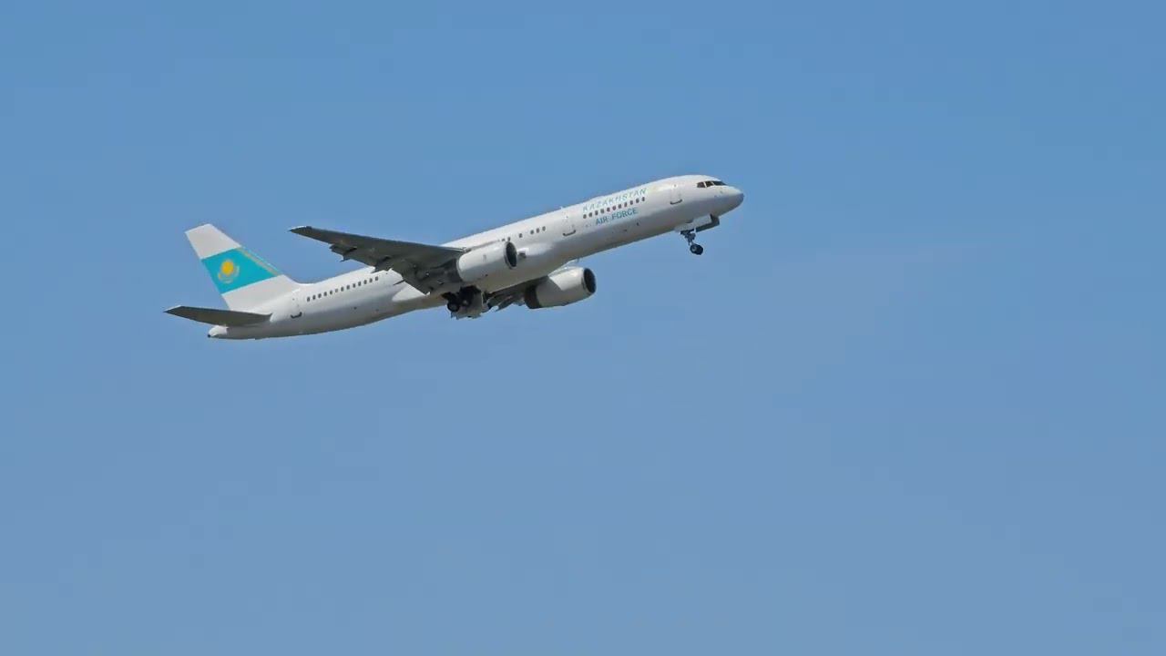 Boeing 757 Kazakhstan Air Force. #boeing #757 #airport смотреть онлайн