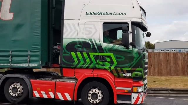 Eddie Stobart - A Week Day Visit To Appleton Thorn смотреть онлайн