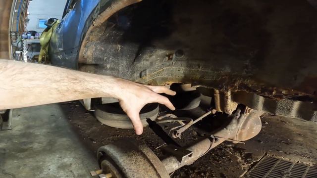 Burnout Car Build Ep.13 (Making Room For The Ford 9 inch!) смотреть онлайн