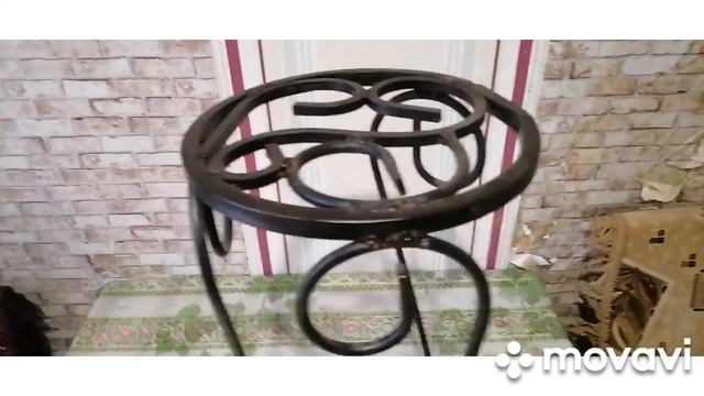 Подставка под цветочный горшок с элементами ковки своими руками