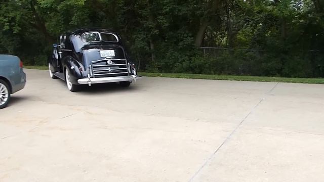 1940 Packard Custom Super 8 180 Club Sedan смотреть онлайн
