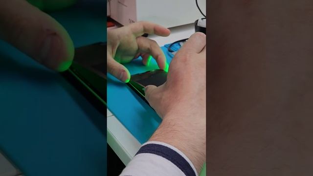 Замена стекла на iPhone 13 и почему нельзя заменить тачскрин на iPhone 13/14 смотреть онлайн