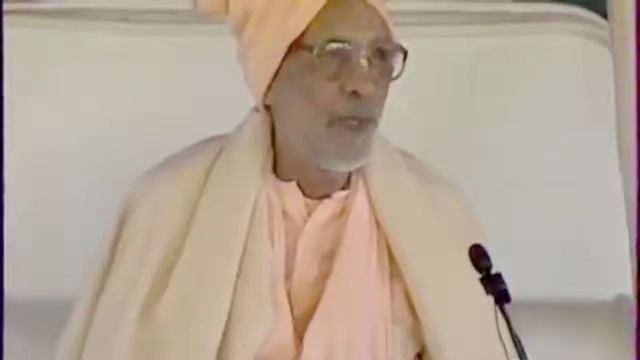 Ш.Б.Нараяна Махарадж. Амрита чудесных игр Кришны, Беджер Калифорния, 22.06.1998 г. смотреть онлайн