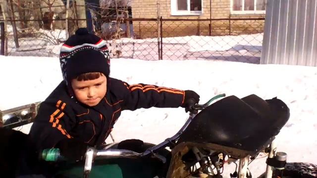 Пятилетний байкер на квадроцикле смотреть онлайн