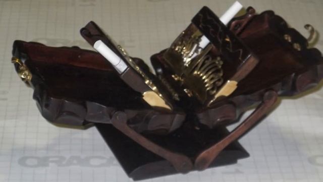 Настольный портсигар из дерева и металла. смотреть онлайн