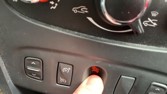 How to activate and deactivate the front passengers airbag for child seat Dacia Sandero Stepway DIY смотреть онлайн