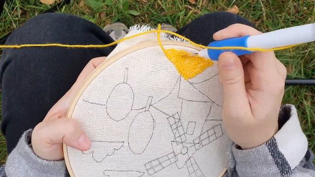 Видеоинструкция. Как вышить пейзаж с мельницей в ковровой технике смотреть онлайн