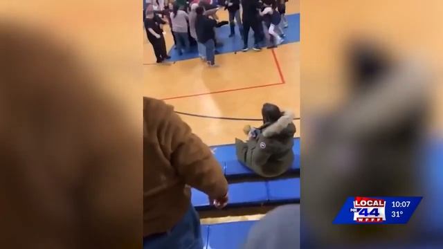 Parents react to brawl at middle school basketball game смотреть онлайн