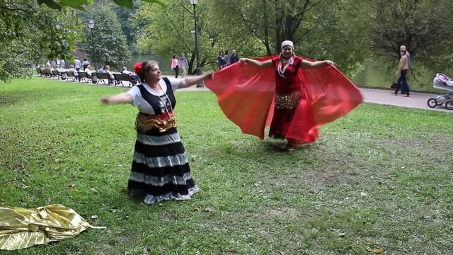 Цыганские танцы-2 в парке Царицыно Москва сентябрь 2014г. смотреть онлайн