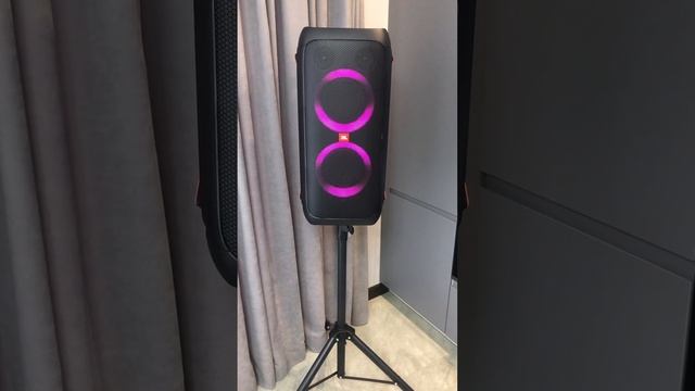 Портaтивная колонка JBL PARTYBOX 310 смотреть онлайн