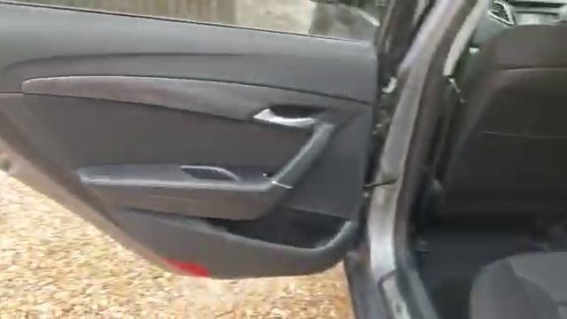 HYUNDAI I40 1.7 CRDI SE NAV BLUE DRIVE 5d 139 BHP WALK AROUND AND INTERIOR