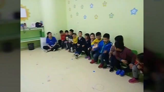 183 - Music Pass ESL game for MY CLOTHES | English teaching games by Muxi | смотреть онлайн
