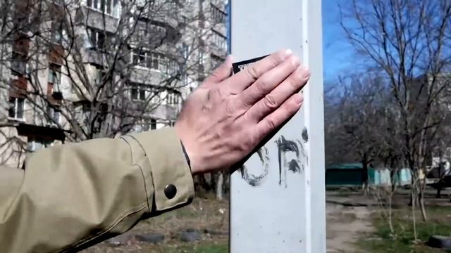 Бомбим стикеры по району смотреть онлайн