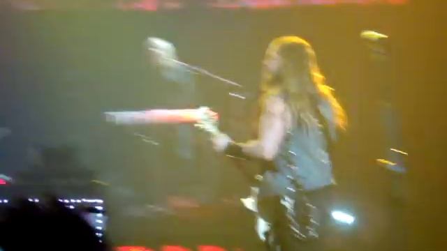 Axl Rose & Zakk Wylde - Whole Lotta Rosie - Live 2011 смотреть онлайн