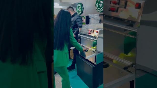 Сырная тарелка d-280 Smart-pack Big полуавтомат , обрезка плёнки по контуру , ГМС продувка газом. смотреть онлайн