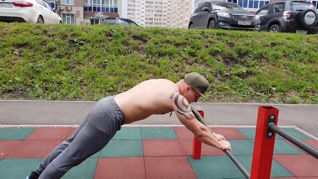 Как накачать большие мышцы на турниках в натурашку? смотреть онлайн