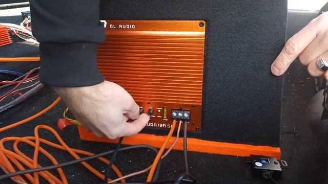 Мощный активный сабвуфер с подсветкой! DL Audio Barracuda 12A SE смотреть онлайн