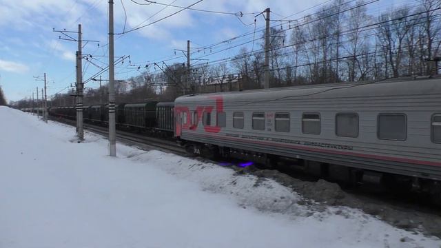 "Людиновский ТЭМ" ТЭМ14-0001 с вагоном лабораторией отправляется со станции Александров-1 смотреть онлайн