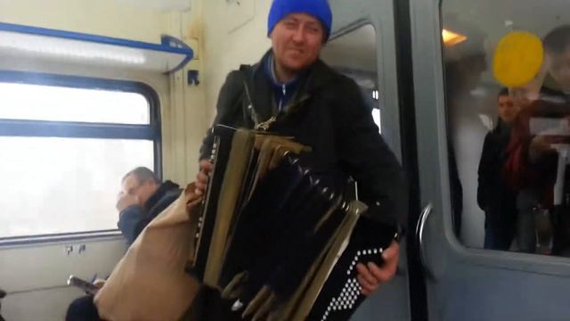 БОМЖ поет смотреть онлайн