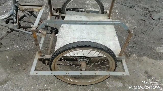 Трех колёсный велосипед с приводом на два колеса