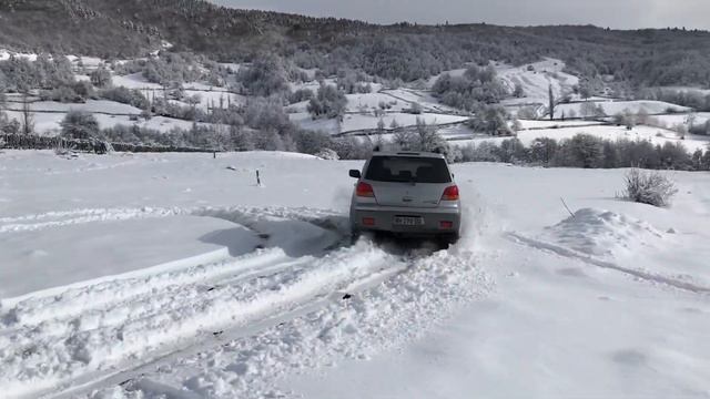 Mitsubishi Outlander snow drive смотреть онлайн