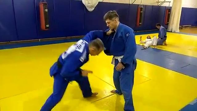 Бросок через спину - Дзюдо
