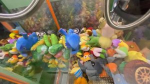 Разорили игровой автомат ХВАТАЙКА с игрушками !!! Шок контент !!!