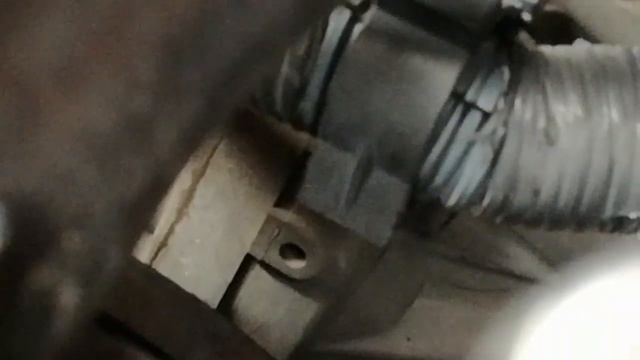 dónde están y cómo son los números de identificación serie vin chasis motor del Nissan Tiida 2011 смотреть онлайн