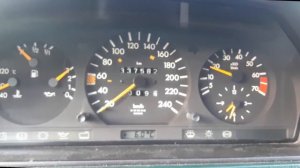 Mercedes W124 2.6 E - cold start (Mерседес W124 холодный запуск)