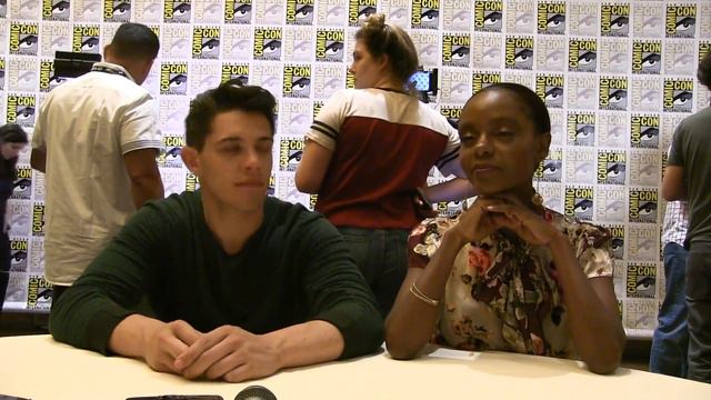 Casey Cott & Ashleigh Murray - Riverdale Interview at Comic-Con смотреть онлайн