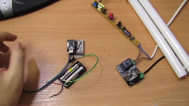 Беспроводной выключатель на Arduino и Mini Rboard смотреть онлайн