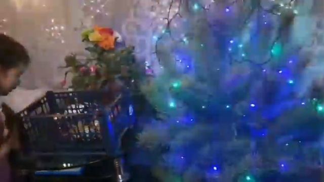 Поделки на новый год/наряжаем ёлку/подарки смотреть онлайн