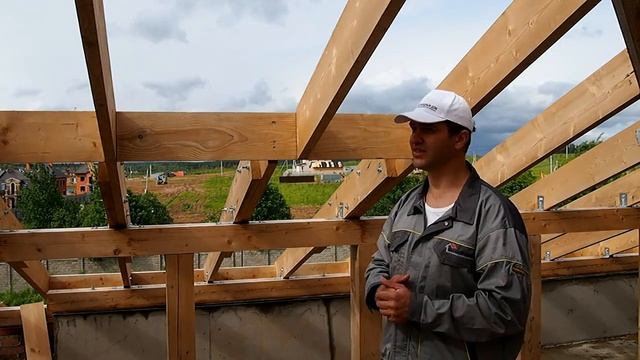 Шаг стропил под мягкую кровлю, металлочерепицу, двускатную, односкатную или вальмовою крышу