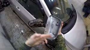 Как снять наружный пластик зеркала заднего вида Toyota Corolla 2006-2013 год