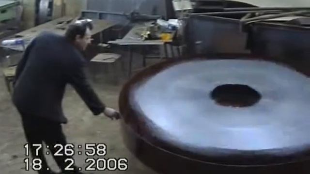 Центробежный грохот _ испытание в цеху _ 2006г. смотреть онлайн