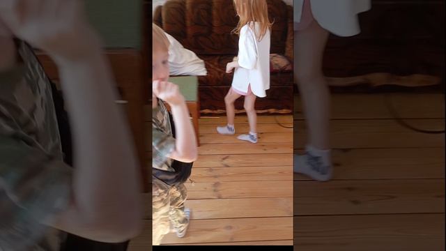 МИРА И ЛЕВА ПОПАЛИ В DOORS🚪👁️!!!
ДОРС В РЕАЛЬНОЙ ЖИЗНИ!!!! 
😽MiraCat😽