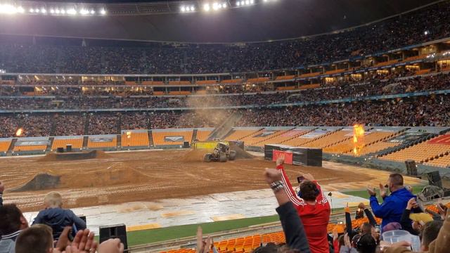 Megalodon Double Backflip - Monster Jam South Africa (JHB) смотреть онлайн