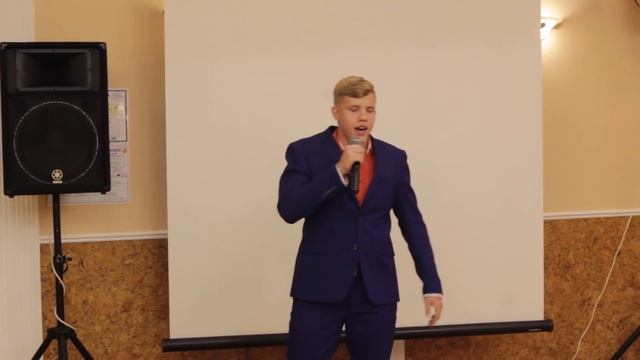 Брат поёт песню для сестры на свадьбе. До слёз,за душу берёт. смотреть онлайн