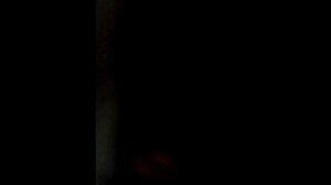 Мать из Челябинска в подъезде избивает ребенка