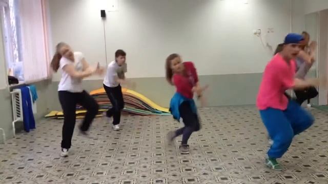 танец под песню Кристина Си мне не смешно 720p 1 смотреть онлайн