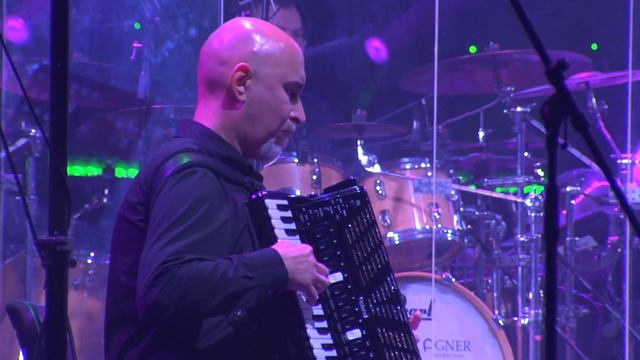 Елена Ваенга "Просто так" БКЗ "Октябрьский" 14.07.22 смотреть онлайн