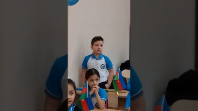 20-я школа 2"К" класс!Классный час "День государственого флага АР" смотреть онлайн