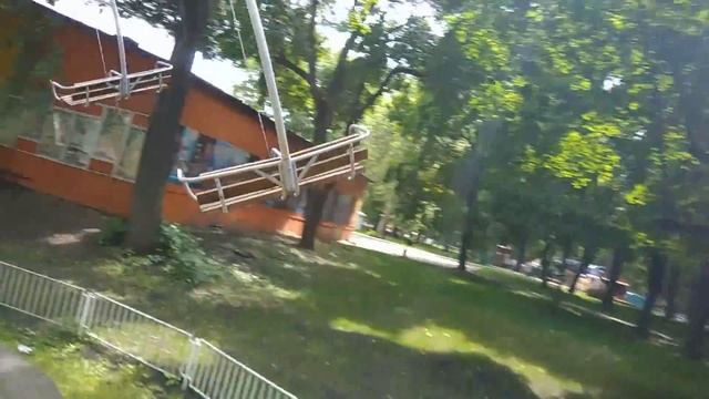 . Пенза-2017. Поездка на аттракционе Ромашка в парке Белинского смотреть онлайн