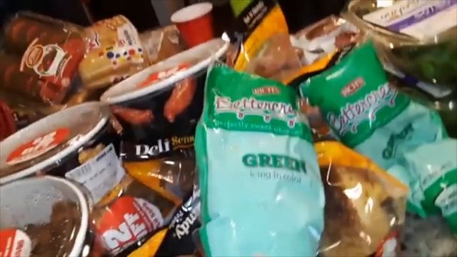 Dumpster Diving 2021:Crazy Epic Meat Haul!!