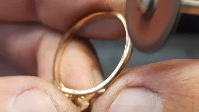 Процесс изготовления простого золотого кольца смотреть онлайн