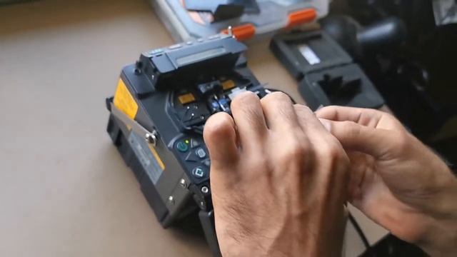 Fujikura 50R 12 Fibre Ribbon Splice Demo смотреть онлайн