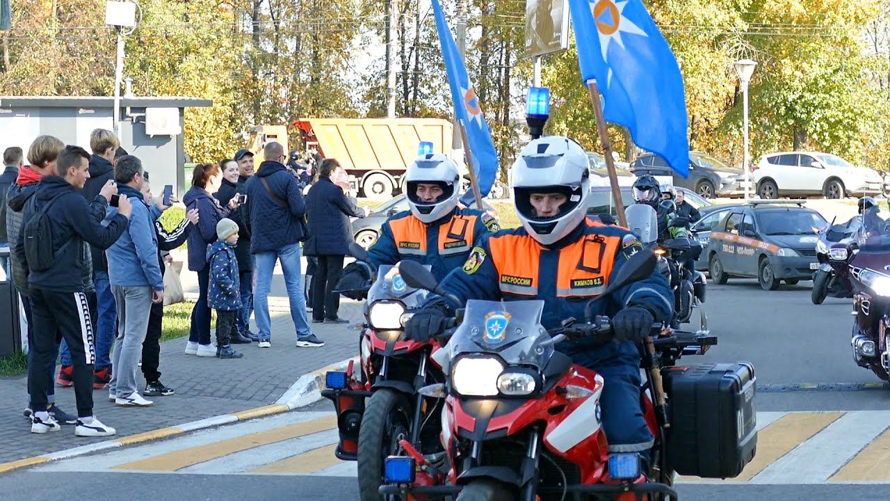 Прибытие колонны байкеров в ТЦ РИО смотреть онлайн