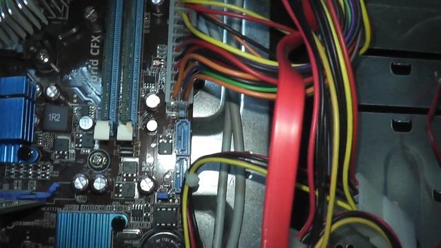 Как правильно подключать SATA и IDE устройства Видео урок#61(stas alekseev) смотреть онлайн