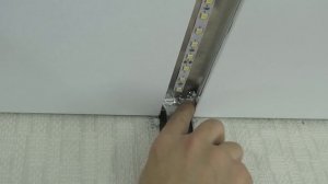 Cветовая линия с теневым профилем и переходом на стену