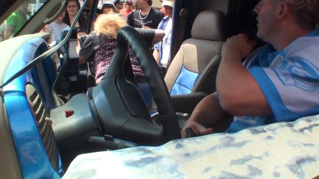 GRANDMA GETS A DEMO + TAPOUTS& HAIRTRICKS - 10 18S - 40,000 WATTS LOATP 9 смотреть онлайн